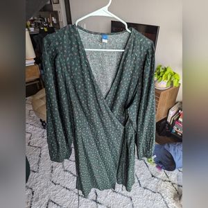 Ditsy floral green wrap dress, size 2X